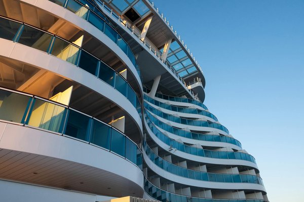 Discover exceptional cruise expeditions in the uk: embark on exclusive journeys through britain's historic shipyards!